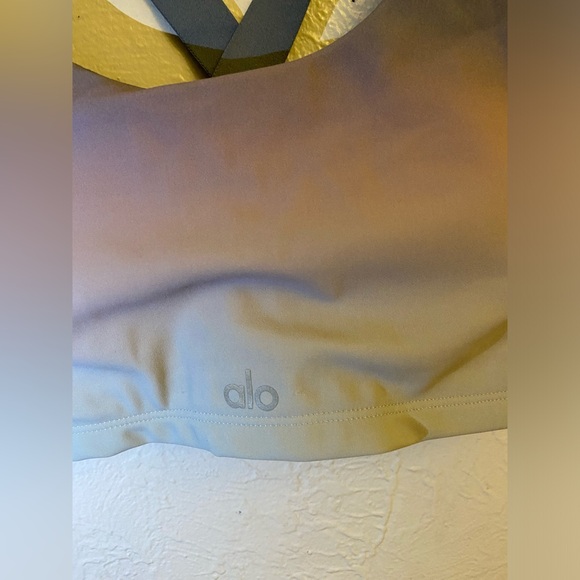 Alo yoga top/bra - Picture 7 of 7